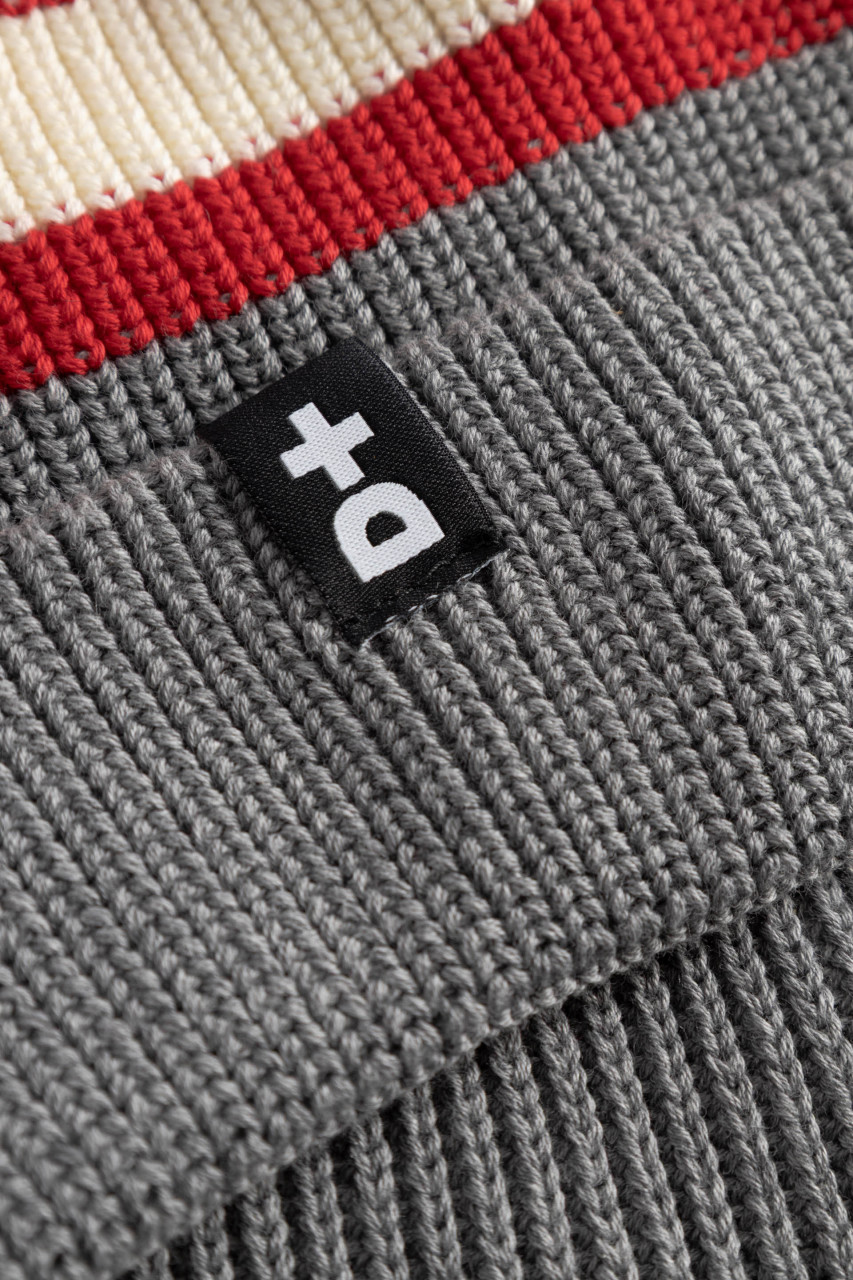 Derbe Strickmütze Lülü Bommel Grau Rot Weiß Gestreift Pudelmütze GOTS Organic