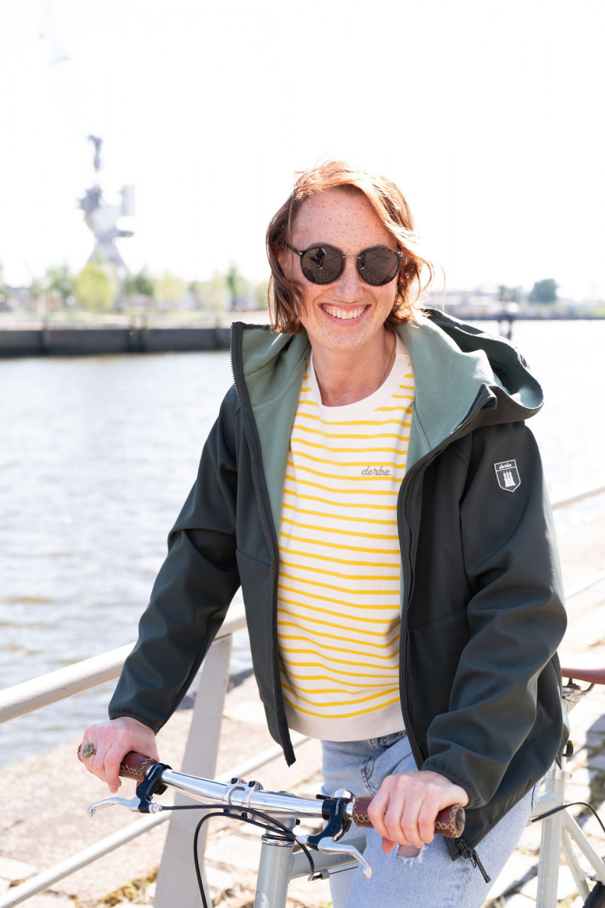 Derbe Softshelljacke Peutby Damen Dunkelgrün