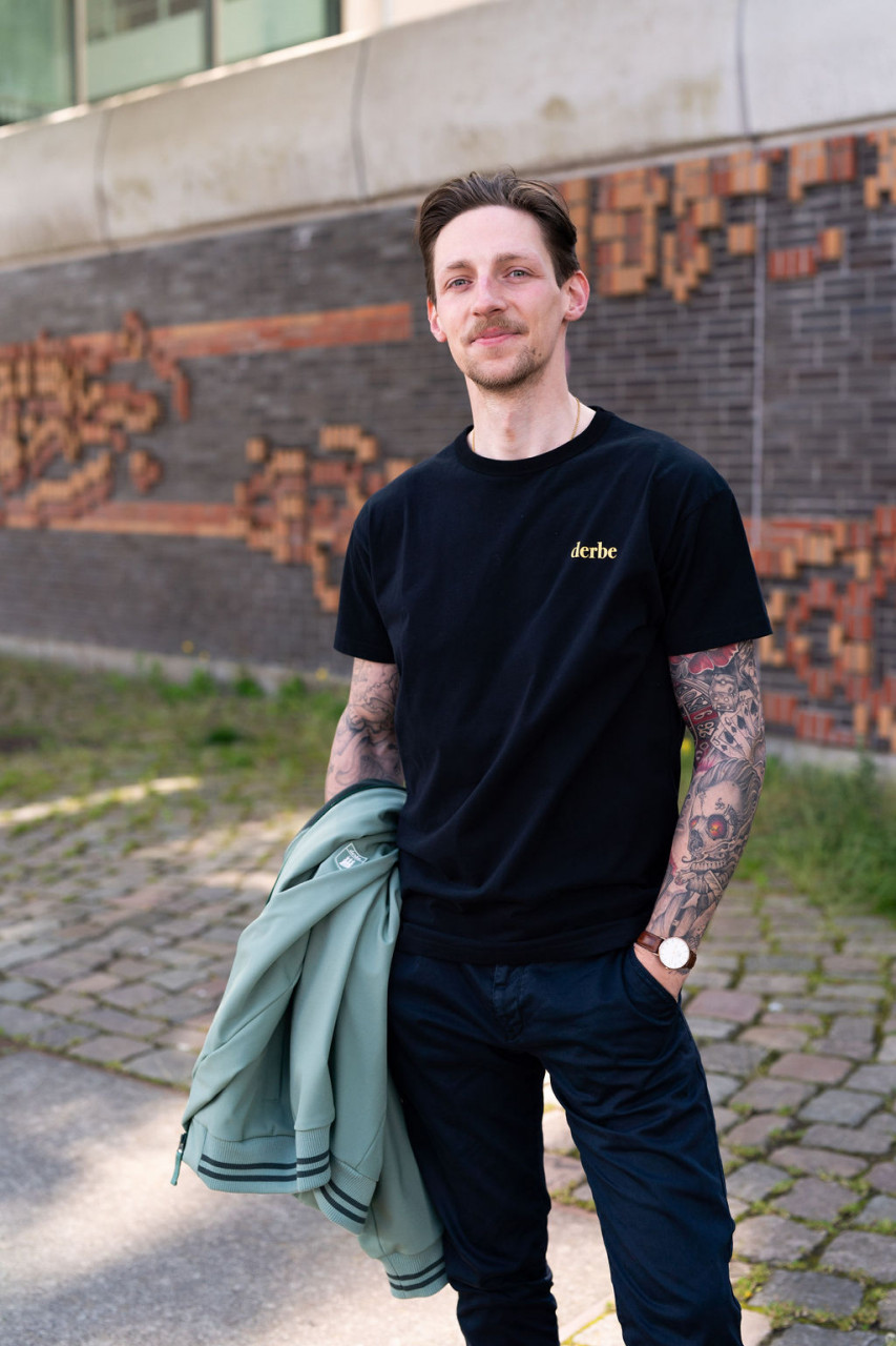 Derbe T-Shirt Poster HH Herren Schwarz Hamburg